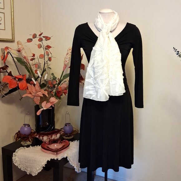 Vintage Women's NEW Stills 52% Silk Long Classic Luxury White Scarf - Picture 2 of 10